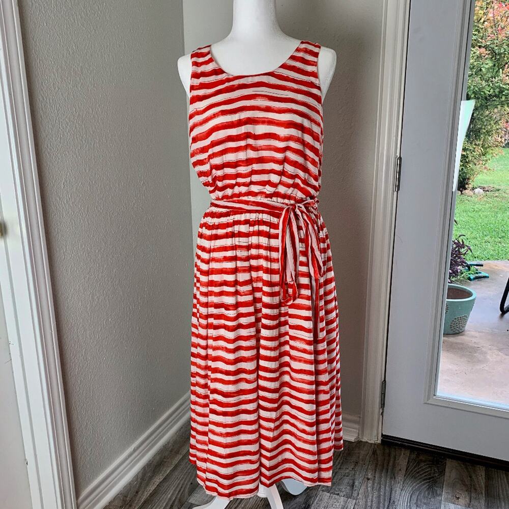 Lavand. Red and White Flowy Sleeveless Dress